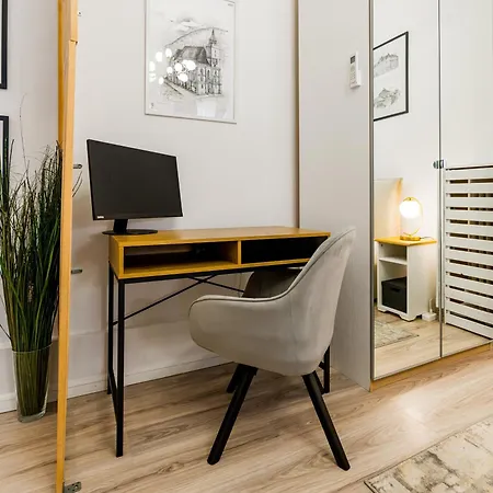 New High Ceilings - Cozy - Athenee Palace -invoce At Request Daire Bükreş